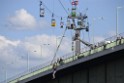 Koelner Seilbahn Gondel blieb haengen Koeln Linksrheinisch P292